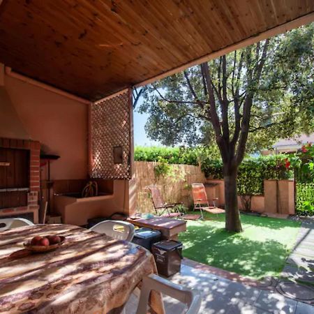 Casa A Schiera Con Giardino A Pochi Passi Dal Mare Apartment Капитана Екстериор снимка